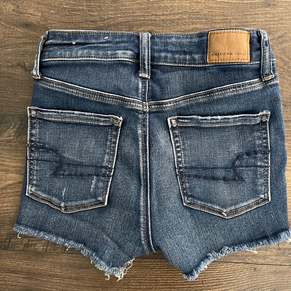 American Eagle 0 high rise shorts - Picture 2 of 3